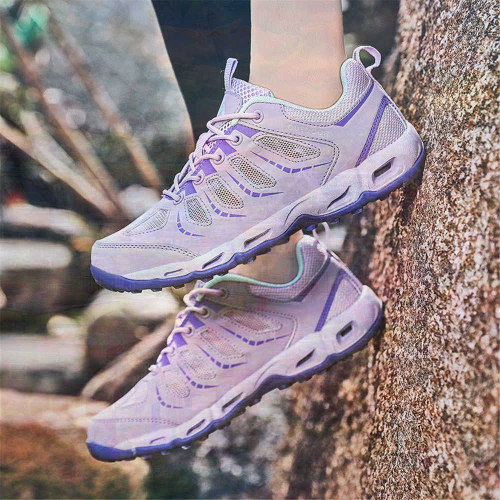 Sumer Round Tip Silver Sneaker - Street Fashion Types 评论和价格