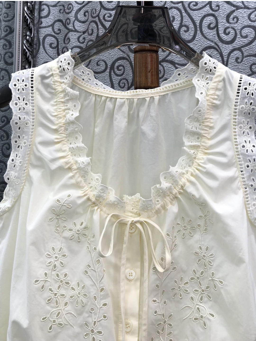 Milan Small Town Retro Pure Co - Street Fashion In Milan 评论和价格