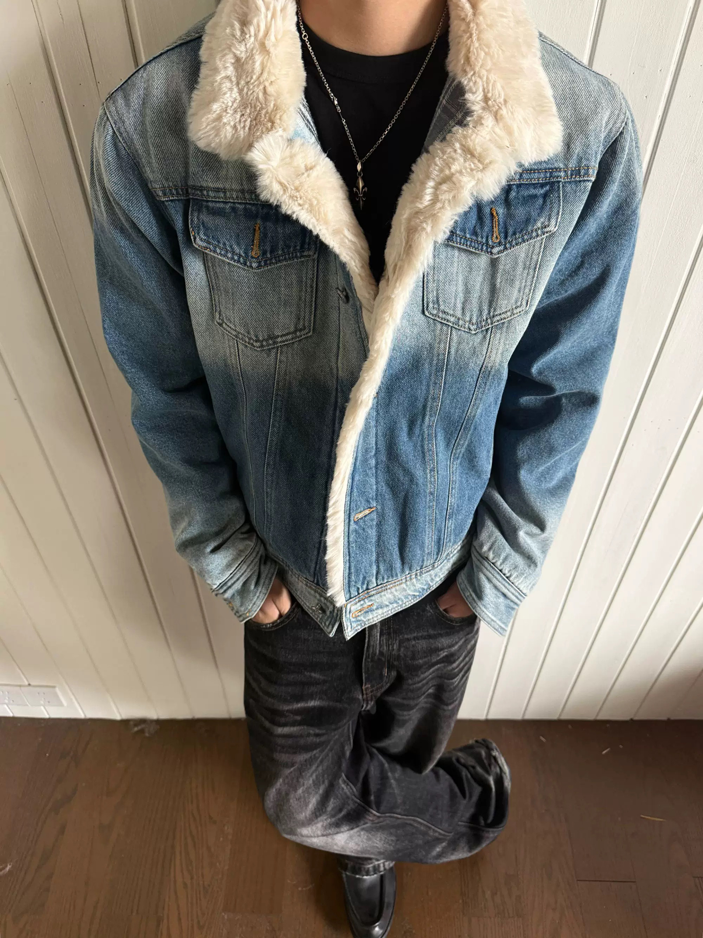 Milan Street Style Worn-In Den - Street Fashion In Milan 评论和价格